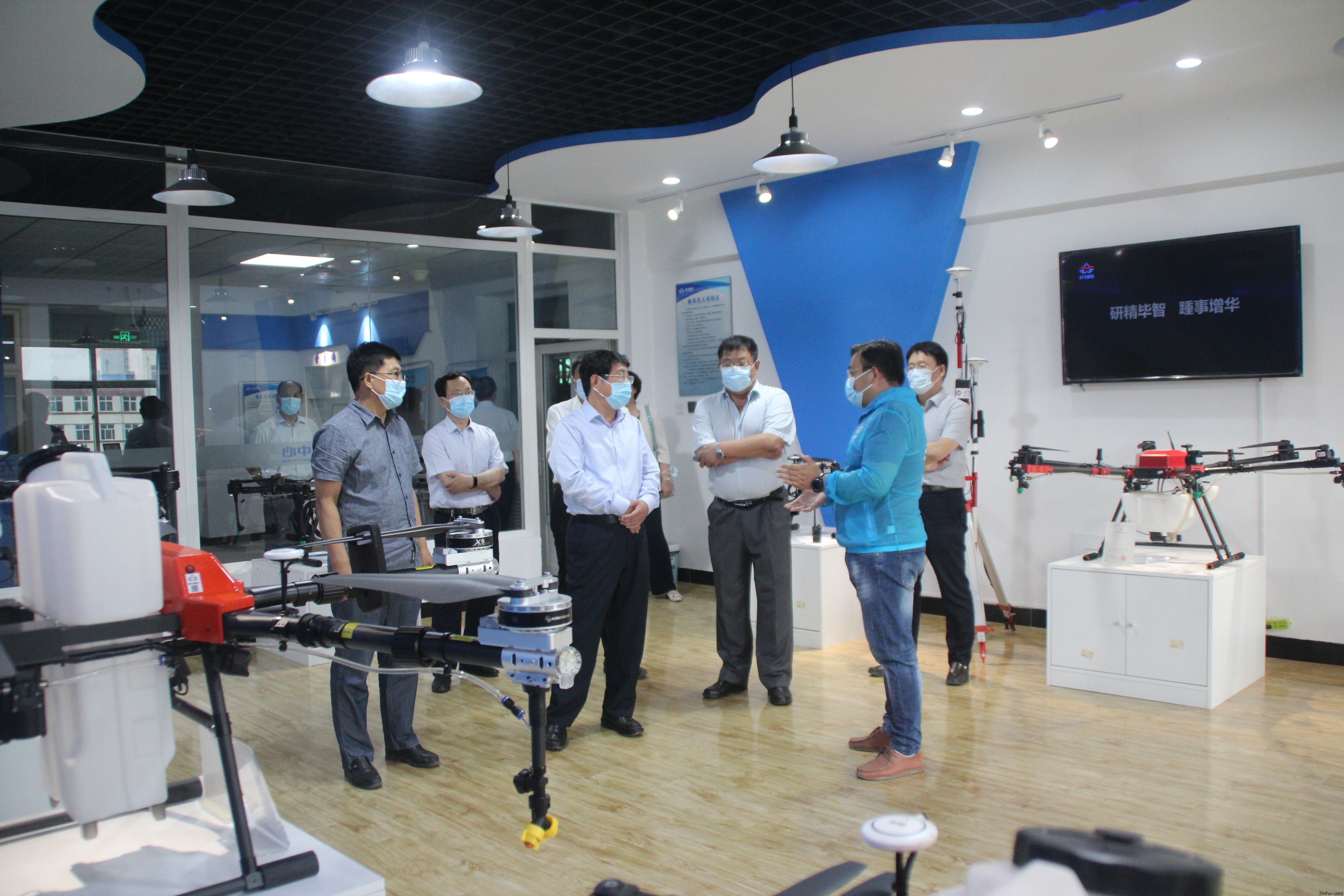 河北智飛極農無人機科技|一鳶科技|行業(yè)定制無人機 河北智飛極農無人機科技|一鳶科技|行業(yè)定制無人機