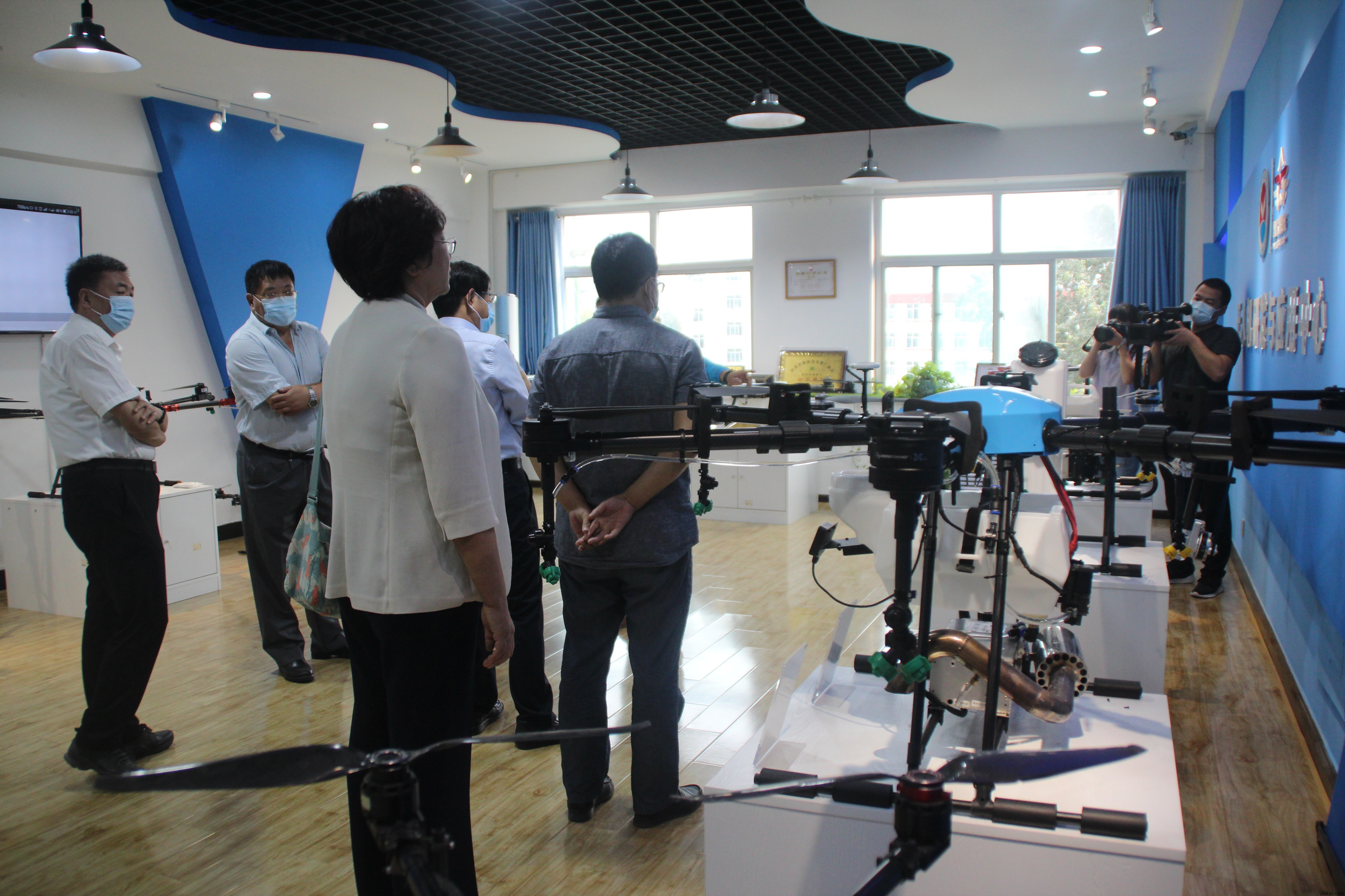 河北智飛極農無人機科技|一鳶科技|行業(yè)定制無人機 河北智飛極農無人機科技|一鳶科技|行業(yè)定制無人機